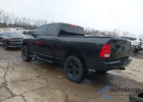 2019 Ram 1500 Classic Express 4X4 6'4 Box z USA, uszkodzony, nr VIN 1C6RR7FGXKS542165